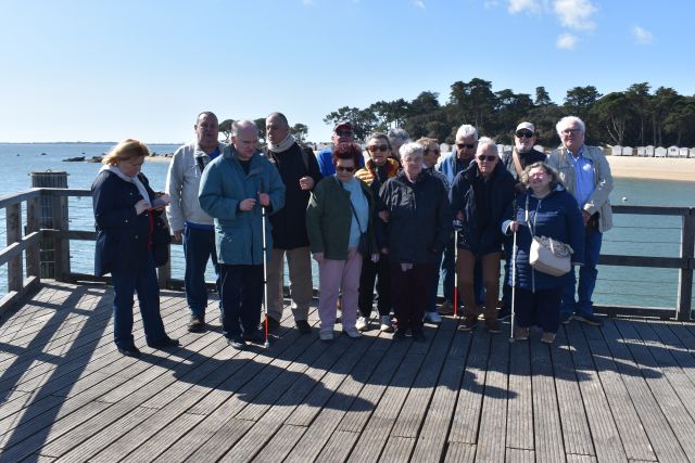 Photo des adhérents du groupe d'Angers lors d'une sortie à la mer